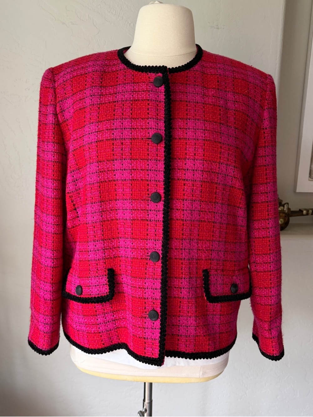 Liz Claiborne Women's Vintage Wool Blend Pink and Red Plaid Tweed Jacket Sz. 16